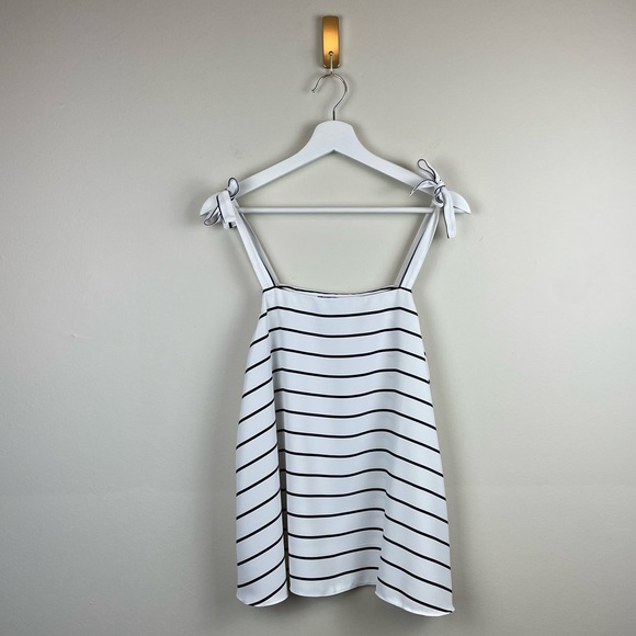 Banana Republic 2 Top Bundle Striped Tops Size Medium - Picture 6 of 10